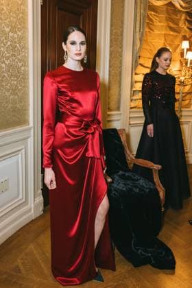 February 11, 2025, New York, New York, United States: Model at the Dennis Basso Fall Winter 2025 Presentation at The Columbus Foundation in New York. Dinara Khairova Zuma Press February 11, 2025. New York United States - ZUMAp281 20250211_zea_p281_035 Copyright: xPhotoxImagexPressx