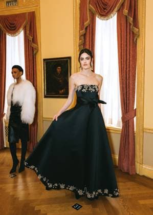 February 11, 2025, New York, New York, United States: Model at the Dennis Basso Fall Winter 2025 Presentation at The Columbus Foundation in New York. Dinara Khairova Zuma Press February 11, 2025. New York United States - ZUMAp281 20250211_zea_p281_056 Copyright: xPhotoxImagexPressx