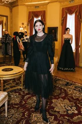 February 11, 2025, New York, New York, United States: Model at the Dennis Basso Fall Winter 2025 Presentation at The Columbus Foundation in New York. Dinara Khairova Zuma Press February 11, 2025. New York United States - ZUMAp281 20250211_zea_p281_067 Copyright: xPhotoxImagexPressx