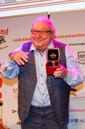 Award winner Jacki Schwarz at the 17th ASKANIA Award ceremony at the Quatsch Comedy Club Berlin