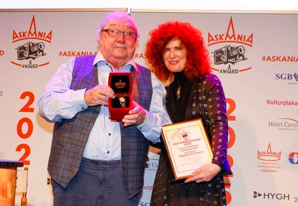 Award winners Jacki Schwarz, Martina Dold at the 17th ASKANIA Award ceremony at the Quatsch Comedy Club Berlin