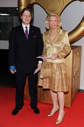 Maria-Elisabeth Schaeffler und Sohn Georg Schaeffler Das Goldene Lenkrad 2012 Verleihung der national und international begehrten Auto-Trophaee Axel-Springer-Haus Berlin Ullstein-Halle 07.November 2012 Berlin Berlin Deutschland *** Maria Elisabeth Schaeffler and Son Georg Schaeffler the Golden Steering wheel 2012 award Ceremony the National and International coveted Car Trophaee Axel Springer House Berlin Ullstein Hall 07 November 2012 Berlin Berlin Germany