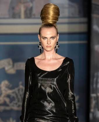 February 13, 2025, New York, New York, USA: Model walks runway for Zang Toi runway show during New York Fashion Week Fall Winter 2025 at Park Avenue Christian Church in New York on February 13, 2025. Zang Toi design for House of Toi includes dresses, shoes, accessories like bags, costume jewelry, belts and etc. New York USA - ZUMAr339 20250213_znp_r339_080 Copyright: xLevxRadinx