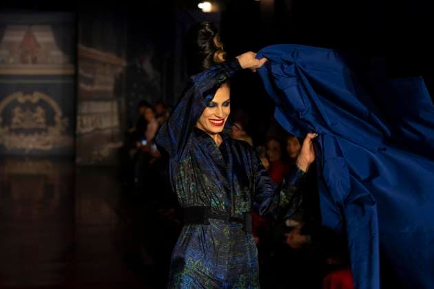 February 13, 2025, New York, New York, USA: Model walks runway for Zang Toi runway show during New York Fashion Week Fall Winter 2025 at Park Avenue Christian Church in New York on February 13, 2025. Zang Toi design for House of Toi includes dresses, shoes, accessories like bags, costume jewelry, belts and etc. New York USA - ZUMAr339 20250213_znp_r339_025 Copyright: xLevxRadinx