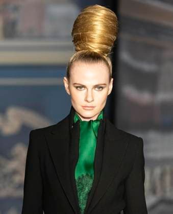 February 13, 2025, New York, New York, USA: Model walks runway for Zang Toi runway show during New York Fashion Week Fall Winter 2025 at Park Avenue Christian Church in New York on February 13, 2025. Zang Toi design for House of Toi includes dresses, shoes, accessories like bags, costume jewelry, belts and etc. New York USA - ZUMAr339 20250213_znp_r339_048 Copyright: xLevxRadinx