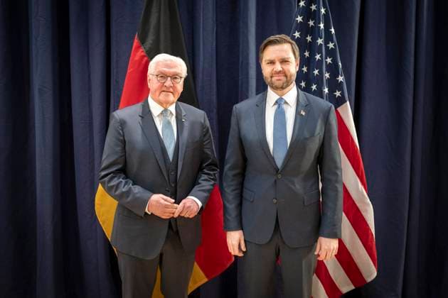 News Themen der Woche KW07 News Bilder des Tages München, Bayern, Deutschland, 14.02.2025: Bayerischer Hof: Münchner Sicherheitskonferenz 2025: Bundespräsident Frank-Walter Steinmeier bei der MSC vor dem Treffen mit US-Vizepräsident JD Vance *** Munich, Bavaria, Germany, 14 02 2025 Bayerischer Hof Munich Security Conference 2025 Federal President Frank Walter Steinmeier at the MSC before the meeting with US Vice President JD Vance Copyright: xBergmann,xGuido BPA dtsxNachrichtenagenturx dts_58862