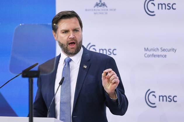 News Themen der Woche KW07 News Bilder des Tages München, Bayern, Deutschland, 14.02.2025: Hotel Bayerischer Hof: Münchner Sicherheitskonferenz 2025: James David JD Vance, Vizepräsident der Vereinigten Staaten, hält eine Rede *** Munich, Bavaria, Germany, 14 02 2025 Hotel Bayerischer Hof Munich Security Conference 2025 James David JD Vance, Vice President of the United States, delivers a speech Copyright: xdtsxNachrichtenagenturx dts_58881