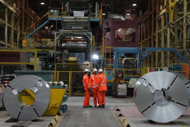 February 14, 2025, Hamilton, On, CAN: Steel workers gather ahead of Prime Minister Justin Trudeau s visit the ArcelorMittal Dofasco Steel Plant in Hamilton, on Friday, February 14, 2025. Hamilton CAN  - ZUMAc35_ 20250214_zaf_c35_036 Copyright: xChrisxYoungx