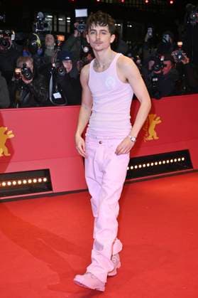 Entertainment Themen der Woche KW07 Entertainment Bilder des Tages Timothee Chalamet bei der Premiere des Kinofilms Like A Complete Unknown auf der Berlinale 2025 75. Internationale Filmfestspiele Berlin im Berlinale Palast. Berlin, 14.02.2025 *** Timothee Chalamet at the premiere of the feature film Like A Complete Unknown at the Berlinale 2025 75 Berlin International Film Festival at the Berlinale Palast Berlin, 14 02 2025 Foto:xD.xBedrosianx xFuturexImagex unknown_prem_5238