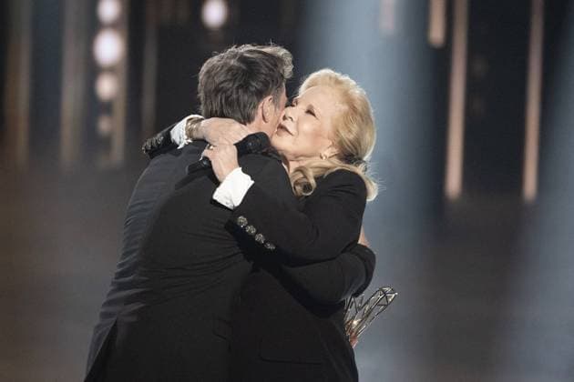40th Les Victoires De La Musique-Boulogne-Billancourt Sylvie Vartan on stage receives an honorary award from David Hallyday during the 40th Les Victoires De La Musique at La Seine Musicale on February 14, 2025 in Boulogne-Billancourt, France. Photo by David NIVIERE ABACAPRESS.COM BOULOGNE-BILLANCOURT France  Copyright: xNivierexDavid ABACAPRESS.COMx