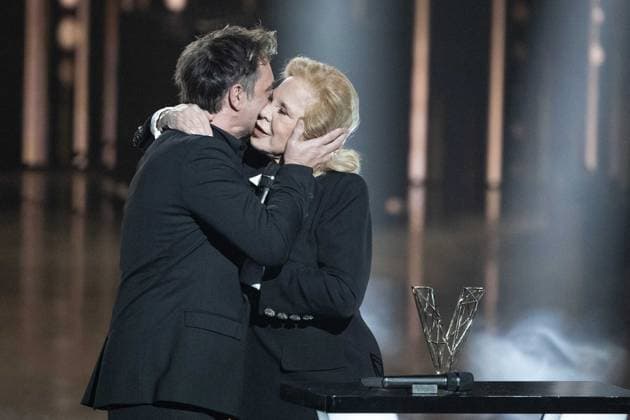 40th Les Victoires De La Musique-Boulogne-Billancourt Sylvie Vartan on stage receives an honorary award from David Hallyday during the 40th Les Victoires De La Musique at La Seine Musicale on February 14, 2025 in Boulogne-Billancourt, France. Photo by David NIVIERE ABACAPRESS.COM BOULOGNE-BILLANCOURT France  Copyright: xNivierexDavid ABACAPRESS.COMx