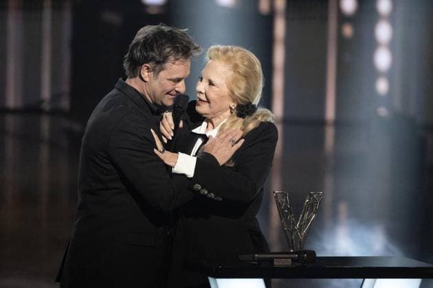 40th Les Victoires De La Musique-Boulogne-Billancourt Sylvie Vartan on stage receives an honorary award from David Hallyday during the 40th Les Victoires De La Musique at La Seine Musicale on February 14, 2025 in Boulogne-Billancourt, France. Photo by David NIVIERE ABACAPRESS.COM BOULOGNE-BILLANCOURT France  Copyright: xNivierexDavid ABACAPRESS.COMx