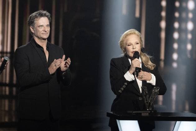 40th Les Victoires De La Musique-Boulogne-Billancourt Sylvie Vartan on stage receives an honorary award from David Hallyday during the 40th Les Victoires De La Musique at La Seine Musicale on February 14, 2025 in Boulogne-Billancourt, France. Photo by David NIVIERE ABACAPRESS.COM BOULOGNE-BILLANCOURT France  Copyright: xNivierexDavid ABACAPRESS.COMx
