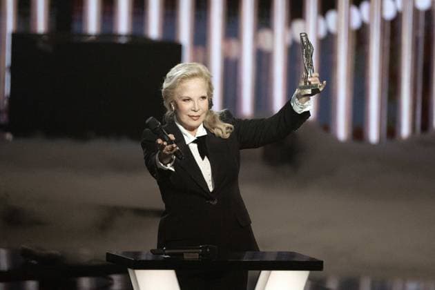 40th Les Victoires De La Musique-Boulogne-Billancourt ßè!$0Sylvie Vartan on stage receives an honorary award from David Hallyday during the 40th Les Victoires De La Musique at La Seine Musicale on February 14, 2025 in Boulogne-Billancourt, France. Photo by David NIVIERE ABACAPRESS.COM BOULOGNE-BILLANCOURT France  Copyright: xNivierexDavid ABACAPRESS.COMx