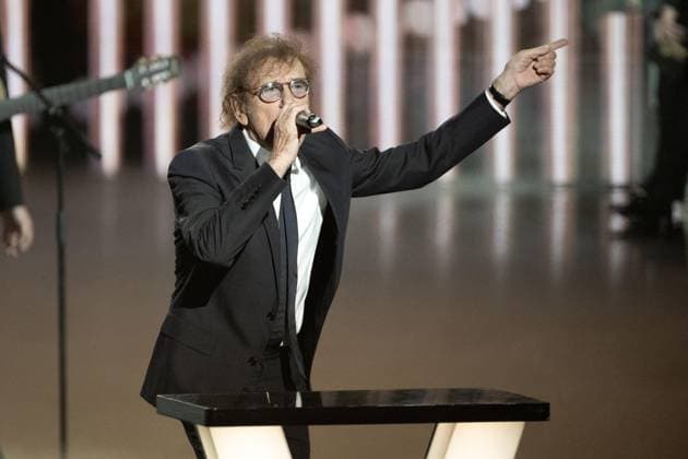 40th Les Victoires De La Musique-Boulogne-Billancourt Alain Souchon performs on stage at the 40th Les Victoires De La Musique at La Seine Musicale on February 14, 2025 in Boulogne-Billancourt, France. Photo by David NIVIERE ABACAPRESS.COM BOULOGNE-BILLANCOURT France  Copyright: xNivierexDavid ABACAPRESS.COMx