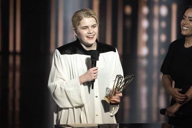 40th Les Victoires De La Musique-Boulogne-Billancourt Zaho de Sagazan celebrates after receiving the award for Female artist of the year during the 40th Les Victoires De La Musique at La Seine Musicale on February 14, 2025 in Boulogne-Billancourt, France. Photo by David NIVIERE ABACAPRESS.COM BOULOGNE-BILLANCOURT France  Copyright: xNivierexDavid ABACAPRESS.COMx