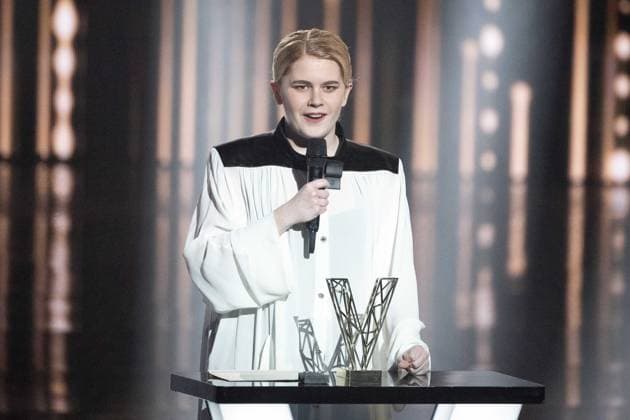 40th Les Victoires De La Musique-Boulogne-Billancourt Zaho de Sagazan celebrates after receiving the award for Female artist of the year during the 40th Les Victoires De La Musique at La Seine Musicale on February 14, 2025 in Boulogne-Billancourt, France. Photo by David NIVIERE ABACAPRESS.COM BOULOGNE-BILLANCOURT France  Copyright: xNivierexDavid ABACAPRESS.COMx