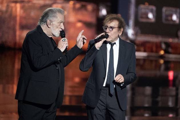 40th Les Victoires De La Musique-Boulogne-Billancourt Eddy Mitchell and Alain Souchon perform on stage at the 40th Les Victoires De La Musique at La Seine Musicale on February 14, 2025 in Boulogne-Billancourt, France. Photo by David NIVIERE ABACAPRESS.COM BOULOGNE-BILLANCOURT France  Copyright: xNivierexDavid ABACAPRESS.COMx