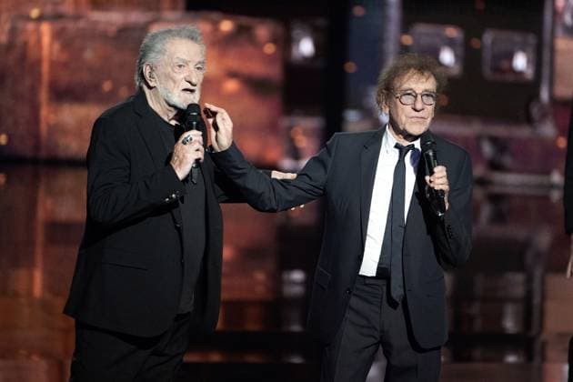 40th Les Victoires De La Musique-Boulogne-Billancourt Eddy Mitchell and Alain Souchon perform on stage at the 40th Les Victoires De La Musique at La Seine Musicale on February 14, 2025 in Boulogne-Billancourt, France. Photo by David NIVIERE ABACAPRESS.COM BOULOGNE-BILLANCOURT France  Copyright: xNivierexDavid ABACAPRESS.COMx