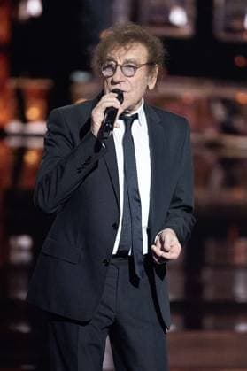 40th Les Victoires De La Musique-Boulogne-Billancourt Alain Souchon performs on stage at the 40th Les Victoires De La Musique at La Seine Musicale on February 14, 2025 in Boulogne-Billancourt, France. Photo by David NIVIERE ABACAPRESS.COM BOULOGNE-BILLANCOURT France  Copyright: xNivierexDavid ABACAPRESS.COMx