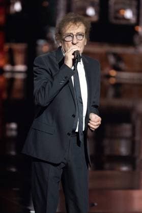 40th Les Victoires De La Musique-Boulogne-Billancourt Alain Souchon performs on stage at the 40th Les Victoires De La Musique at La Seine Musicale on February 14, 2025 in Boulogne-Billancourt, France. Photo by David NIVIERE ABACAPRESS.COM BOULOGNE-BILLANCOURT France  Copyright: xNivierexDavid ABACAPRESS.COMx