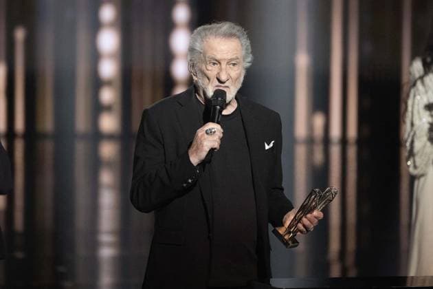 40th Les Victoires De La Musique-Boulogne-Billancourt Eddy Mitchell receives an honorary award from Alain Souchon during the 40th Les Victoires De La Musique at La Seine Musicale on February 14, 2025 in Boulogne-Billancourt, France. Photo by David NIVIERE ABACAPRESS.COM BOULOGNE-BILLANCOURT France  Copyright: xNivierexDavid ABACAPRESS.COMx