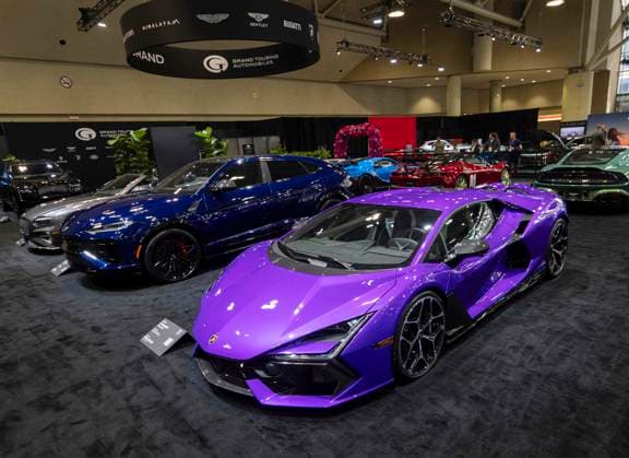 (250215) -- TORONTO, Feb. 15, 2025 -- People visit the 2025 Canadian International AutoShow in Toronto, Canada, on Feb. 14, 2025. The annual 10-day show kicked off here on Friday with the participation of over 40 automotive brands. (Photo by Xinhua) CANADA-TORONTO-CANADIAN INT L AUTOSHOW ZouxZheng 