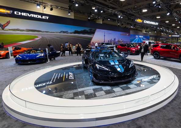 (250215) -- TORONTO, Feb. 15, 2025 -- People visit the 2025 Canadian International AutoShow in Toronto, Canada, on Feb. 14, 2025. The annual 10-day show kicked off here on Friday with the participation of over 40 automotive brands. (Photo by Xinhua) CANADA-TORONTO-CANADIAN INT L AUTOSHOW ZouxZheng 