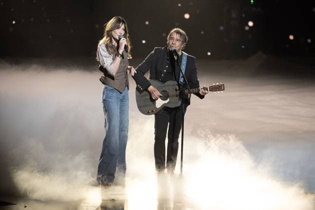 40th Les Victoires De La Musique-Boulogne-Billancourt Carla Bruni and Laurent Voulzy perform on stage at the 40th Les Victoires De La Musique at La Seine Musicale on February 14, 2025 in Boulogne-Billancourt, France. Photo by David NIVIERE ABACAPRESS.COM BOULOGNE-BILLANCOURT France  Copyright: xNivierexDavid ABACAPRESS.COMx