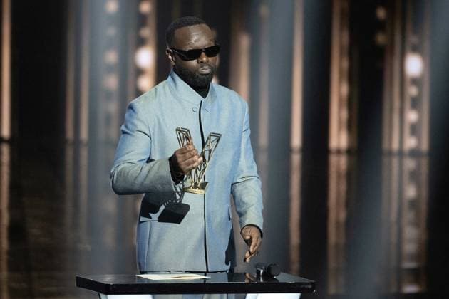 40th Les Victoires De La Musique-Boulogne-Billancourt Maitre Gims celebrates after receiving the award for Male artist of the year during the 40th Les Victoires De La Musique at La Seine Musicale on February 14, 2025 in Boulogne-Billancourt, France. Photo by David NIVIERE ABACAPRESS.COM BOULOGNE-BILLANCOURT France  Copyright: xNivierexDavid ABACAPRESS.COMx