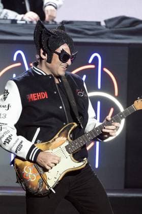 40th Les Victoires De La Musique-Boulogne-Billancourt Matthieu Chedid performs on stage during a tribute to DJ Mehdi at the 40th Victoires de la Musique at La Seine Musicale on February 14, 2025 in Boulogne-Billancourt, France. Photo by David NIVIERE ABACAPRESS.COM BOULOGNE-BILLANCOURT France  Copyright: xNivierexDavid ABACAPRESS.COMx