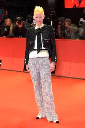 Entertainment Themen der Woche KW07 Entertainment Bilder des Tages Tilda Swinton bei der Premiere des Kinofilms Mickey 17 auf der Berlinale 2025 75. Internationale Filmfestspiele Berlin im Berlinale Palast. Berlin, 15.02.2025 *** Tilda Swinton at the premiere of the feature film Mickey 17 at the Berlinale 2025 75 Berlin International Film Festival at the Berlinale Palast Berlin, 15 02 2025 Foto:xC.xNiehausx xFuturexImagex mickey_prem_5209