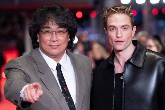 Entertainment Themen der Woche KW07 Entertainment Bilder des Tages Berlinale Mickey 17 Premiere Bong Joon-ho and Robert Pattinson attending the Mickey 17 Premiere during the 75th Berlin International Film Festival (Berlinale) in Berlin, Germany, on February 15, 2025. Photo by Aurore Marechal ABACAPRESS.COM Berlin Germany  Copyright: xMarechalxAurore ABACAx