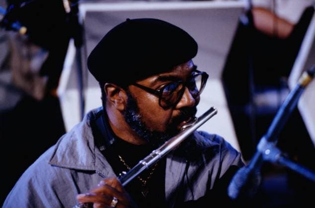 Archivbilder der Woche KW07 JAZZ FEST BERLIN Jazz Fest Berlin, Philharmonie, 1989, James Moody, amerikanischer Tenorsaxophonist und Jazz-Flötist, Auftritt mit Gene Harris and the Philip Morris Superband, Berlin JAMES MOODY Deutschland Copyright: kpa kpa_55046028 EDITORIAL USE ONLY