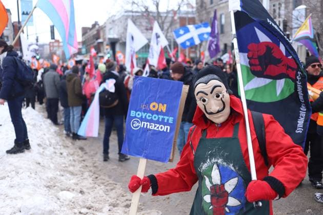 Persons taking part during a demonstration to protest against the mass layoffs of more than 2,000 workers as a result of the closure of seven Amazon warehouses in the province of Quebec, Canada. The American multinational ceased its operations in Quebec due to a labor conflict, leaving thousands of workers unemployed. on February 15, 2025 in Montreal, Canada. Montreal Canada - ZUMAe321 20250215_zia_e321_002 Copyright: xHoracioxZamoraxRoÂ­osx