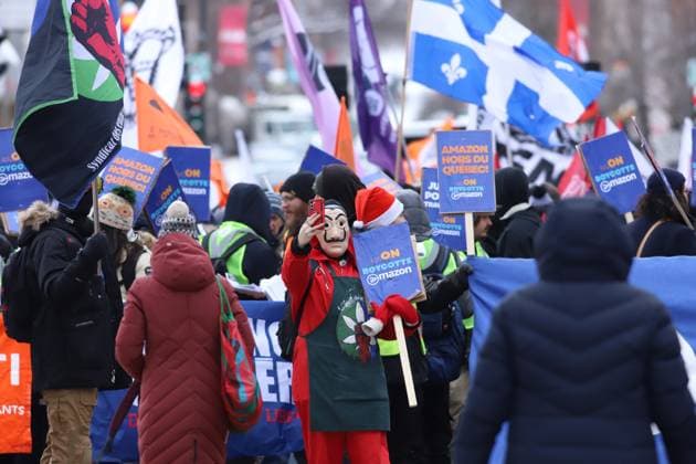 Persons taking part during a demonstration to protest against the mass layoffs of more than 2,000 workers as a result of the closure of seven Amazon warehouses in the province of Quebec, Canada. The American multinational ceased its operations in Quebec due to a labor conflict, leaving thousands of workers unemployed. on February 15, 2025 in Montreal, Canada. Montreal Canada - ZUMAe321 20250215_zia_e321_006 Copyright: xHoracioxZamoraxRoÂ­osx