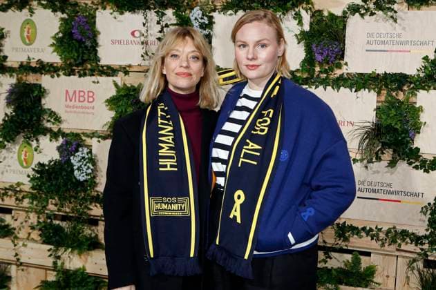 Heike Makatsch und Rosalie Thomass bei der Medienboard Party 2025 im Rahmen der Berlinale 2025 am Holzmarkt. Berlin, 15.02.2025 *** Heike Makatsch and Rosalie Thomass at the Medienboard Party 2025 as part of the Berlinale 2025 at Holzmarkt Berlin, 15 02 2025 Foto:xC.xTamckex xFuturexImagex mbb_5367