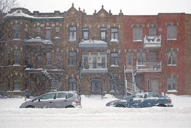 February 16, 2025, Montreal, Quebec, Canada: Montreal, Quebec, Canada: Snowstorm in Montreal. A major snowstorm has disrupted traffic, flights, schools, and mail services in Montreal. This is the second major snowstorm in Montreal this week. Montreal Canada - ZUMAs278 20250216_zip_s278_005 Copyright: xSerkanxSenturkx