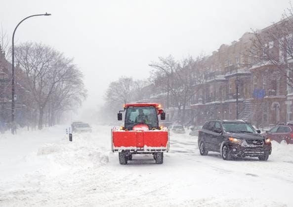 February 16, 2025, Montreal, Quebec, Canada: Montreal, Quebec, Canada: Snowstorm in Montreal. A major snowstorm has disrupted traffic, flights, schools, and mail services in Montreal. This is the second major snowstorm in Montreal this week. Montreal Canada - ZUMAs278 20250216_zip_s278_010 Copyright: xSerkanxSenturkx
