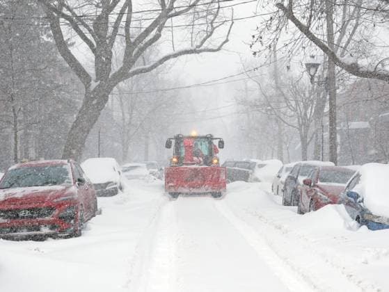 February 16, 2025, Montreal, Quebec, Canada: Montreal, Quebec, Canada: Snowstorm in Montreal. A major snowstorm has disrupted traffic, flights, schools, and mail services in Montreal. This is the second major snowstorm in Montreal this week. Montreal Canada - ZUMAs278 20250216_zip_s278_011 Copyright: xSerkanxSenturkx