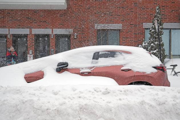 February 16, 2025, Montreal, Quebec, Canada: Montreal, Quebec, Canada: Snowstorm in Montreal. A major snowstorm has disrupted traffic, flights, schools, and mail services in Montreal. This is the second major snowstorm in Montreal this week. Montreal Canada - ZUMAs278 20250216_zip_s278_021 Copyright: xSerkanxSenturkx