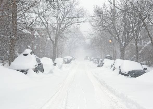 February 16, 2025, Montreal, Quebec, Canada: Montreal, Quebec, Canada: Snowstorm in Montreal. A major snowstorm has disrupted traffic, flights, schools, and mail services in Montreal. This is the second major snowstorm in Montreal this week. Montreal Canada - ZUMAs278 20250216_zip_s278_036 Copyright: xSerkanxSenturkx