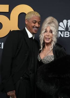 Saturday Night Live 50: The Red Carpet in New York February 16, 2025, New York, New York, USA: ALEXANDER EDWARDS and CHER attend the SNL 50: The Red Carpet, .Rockefeller Center, NYC.February 16, 2025 . New York USA - ZUMAms4_ 20250216_faf_ms4_026 Copyright: xSoniaxMoskowitzxGordonx
