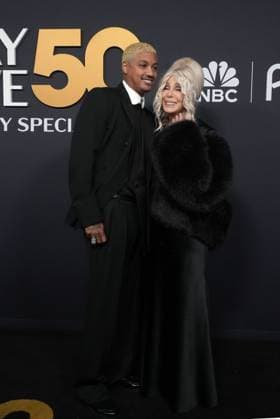 Saturday Night Live 50: The Red Carpet in New York February 16, 2025, New York, New York, USA: ALEXANDER EDWARDS and CHER attend the SNL 50: The Red Carpet, .Rockefeller Center, NYC.February 16, 2025 . New York USA - ZUMAms4_ 20250216_faf_ms4_028 Copyright: xSoniaxMoskowitzxGordonx
