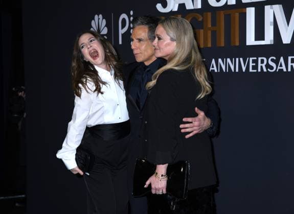 February 16, 2025, New York, New York, Unites States: Drew Barrymore, Ben Stiller and Christine Taylor attend the SNL50: The Anniversary Show at 30 Rockefeller Plaza in New York. February 16, 2025. New York Unites States - ZUMAp281 20250216_zea_p281_001 Copyright: xPhotoxImagexPressx