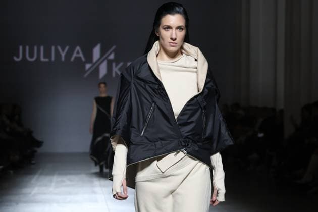 KYIV, UKRAINE - FEBRUARY 15, 2025 - A model walks the catwalk during the fashion show by the Juliya Kros brand as part of Ukrainian Fashion Week FW25-26 at the Mystetskyi Arsenal National Cultural, Art and Museum Complex, Kyiv, capital of Ukraine Juliya Kros fashion show at UFW in Kyiv  Copyright: xPavloxBahmutx