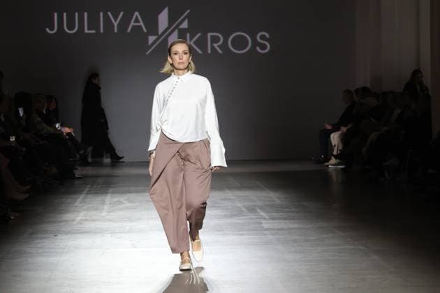 KYIV, UKRAINE - FEBRUARY 15, 2025 - A model walks the catwalk during the fashion show by the Juliya Kros brand as part of Ukrainian Fashion Week FW25-26 at the Mystetskyi Arsenal National Cultural, Art and Museum Complex, Kyiv, capital of Ukraine Juliya Kros fashion show at UFW in Kyiv  Copyright: xPavloxBahmutx
