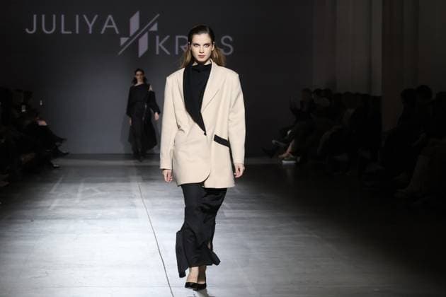 KYIV, UKRAINE - FEBRUARY 15, 2025 - A model walks the catwalk during the fashion show by the Juliya Kros brand as part of Ukrainian Fashion Week FW25-26 at the Mystetskyi Arsenal National Cultural, Art and Museum Complex, Kyiv, capital of Ukraine Juliya Kros fashion show at UFW in Kyiv  Copyright: xPavloxBahmutx