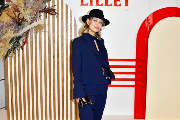 Caro Cult Schauspielerin mit Hut zu Gast beim Les Ateliers Lillet - a place for female growth dem Female Empowerment Event von Lillet im Forty Four am Donnerstag 09.Juni 2022 in Duesseldorf NRW Deutschland *** Caro Cult Actress with Hat to Guest at Les Studios Lillet a Place for Female Growth the Female Empowerment Event from Lillet at Forty Four on Thursday 09 June 2022 in Duesseldorf NRW Germany