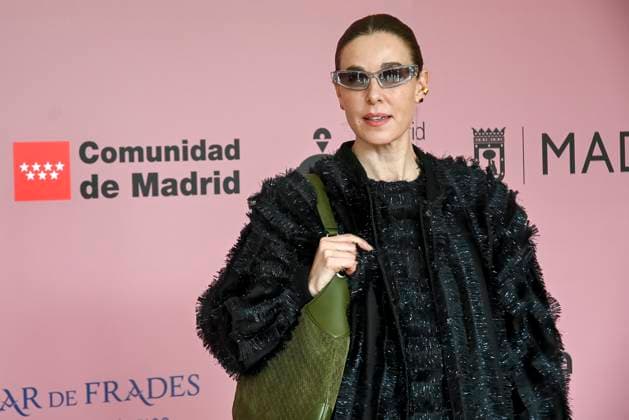February 18, 2025, Madrid, Madrid, SPAIN: The Museo del Traje in Madrid has hosted the fashion show by designer Duyos, where the designer presents TECNO, his autumn-winter 2025-2026 collection. The designer is parading for the first time outside MBFWMadrid and he does so with a carefully crafted and groundbreaking staging and a clear message to combat ageism and defend that beauty is diverse and ageless. On this unique catwalk at the Museo del Traje, with its imposing main staircase as its cornerstone, more than 40 models, aged between 18 and 64, will showcase the firm s new proposals. Duyos gives visibility to women over 50 who were no longer active, recovering some of the protagonists of his shows in the 90s and 2000s. Among them, Laura S - ZUMAz108 20250218_znp_z108_044 Copyright: xRichardxZubelzux